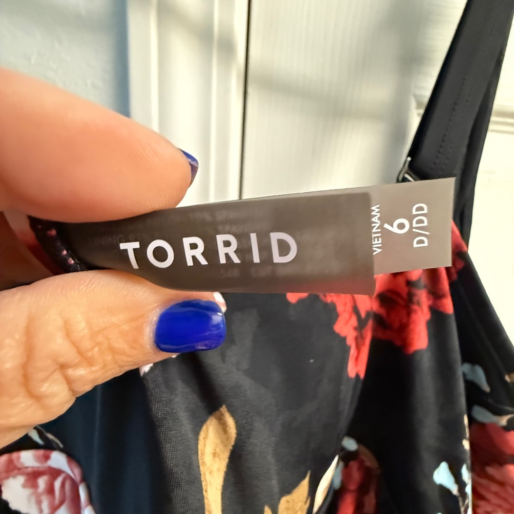 NWOT Torrid Black and Red Floral Swimsuit - Picture 4 of 4